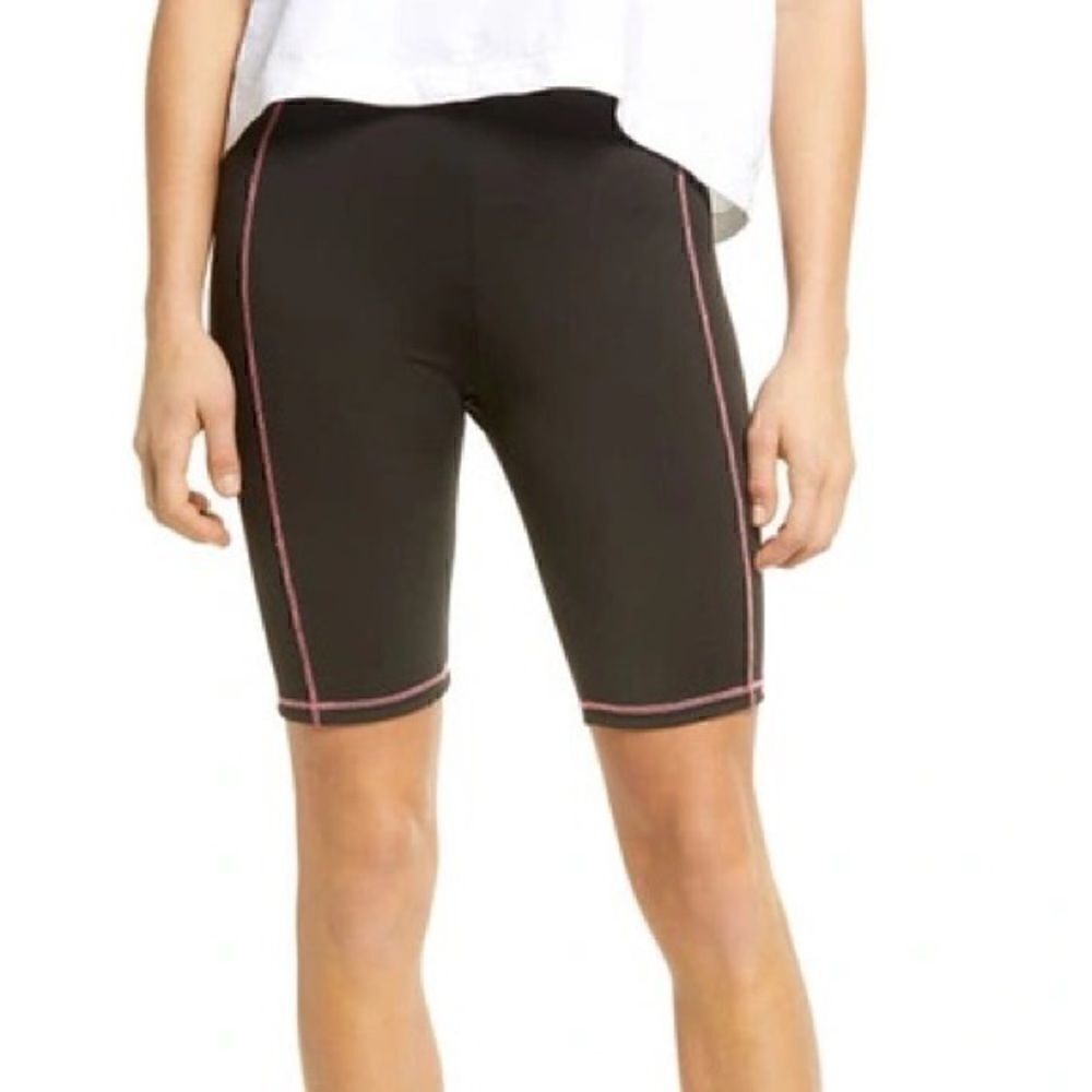 BP | Contrast Stitch Bike Shorts In Black- Neon Pink